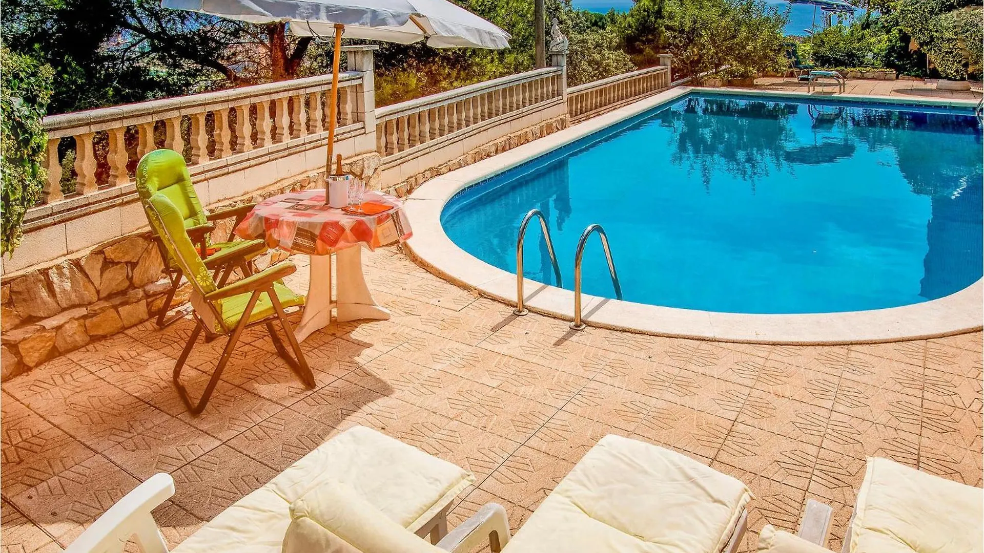 Awesome Home In Santa Susanna With House Sea View 0*,